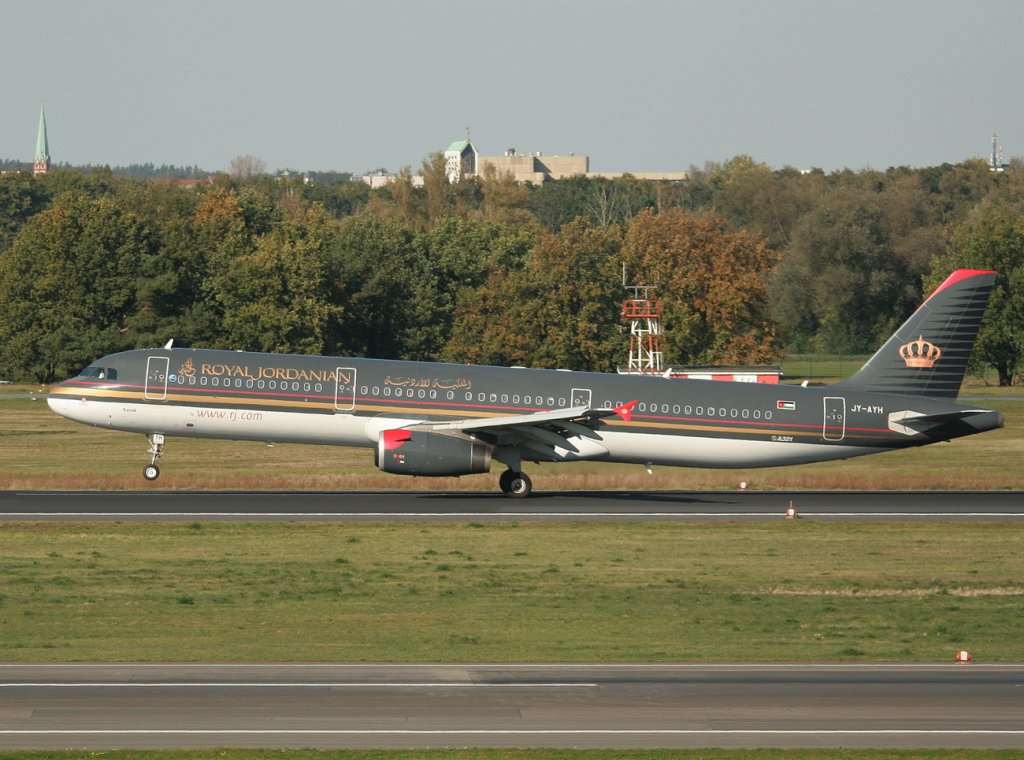 Royal Jordanian Airlines A 321-231 JY-AYH bei der Landung in Berlin-Tegel am 15.10.2011