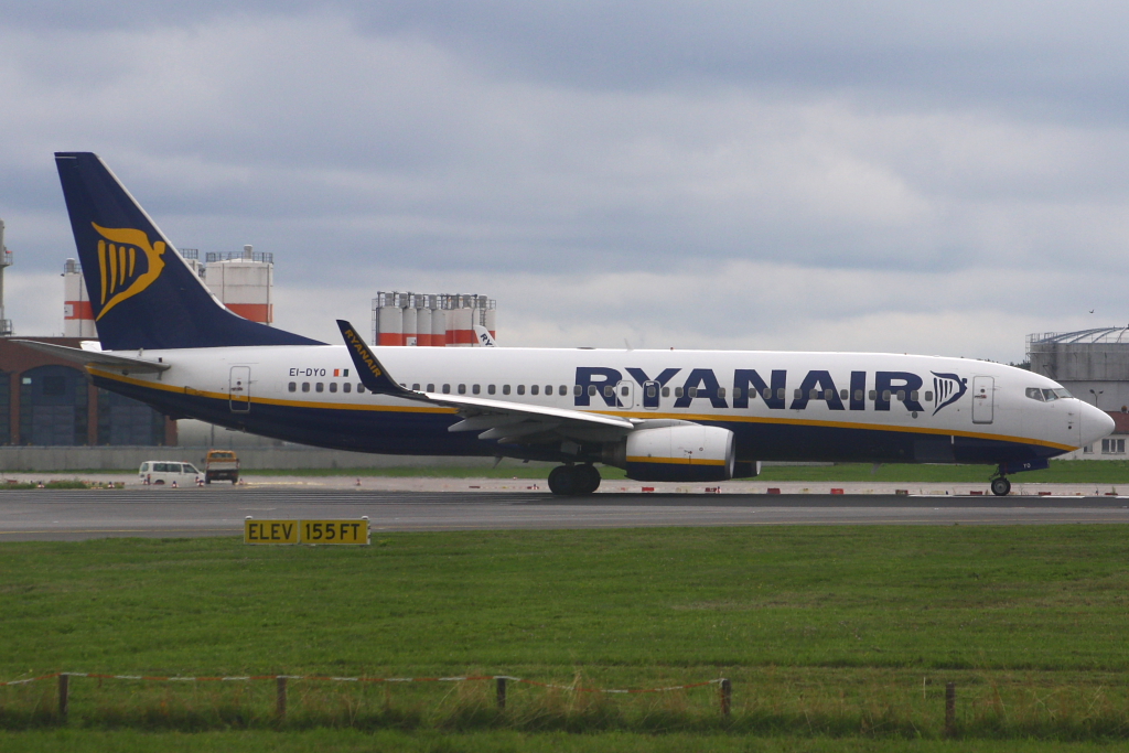Ryanair 
Boeing 737-8AS 
EI-DYO 
Berlin-Schnefeld
17.08.10