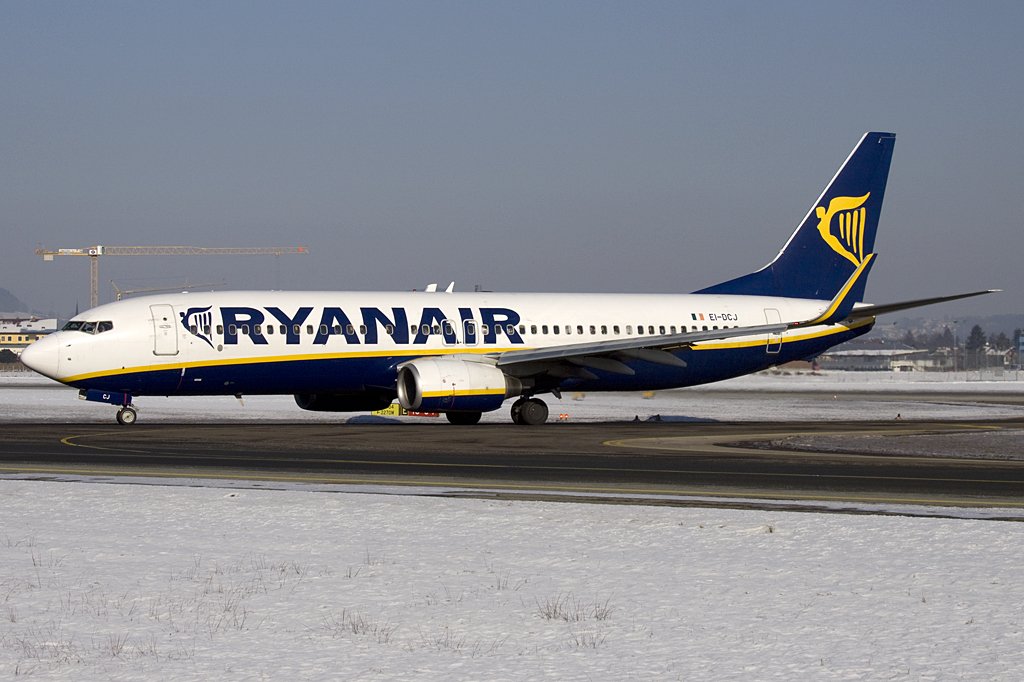 Ryanair, EI-DCJ, Boeing, B737-8AS, 16.01.2010, SZG, Salzburg, Austria 


