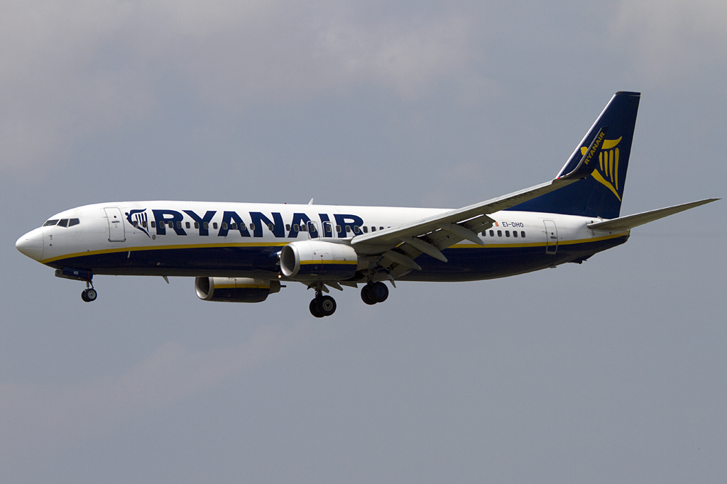 Ryanair, EI-DHO, Boeing, B737-8AS, 16.06.2011, BCN, Barcelona, Spain 


