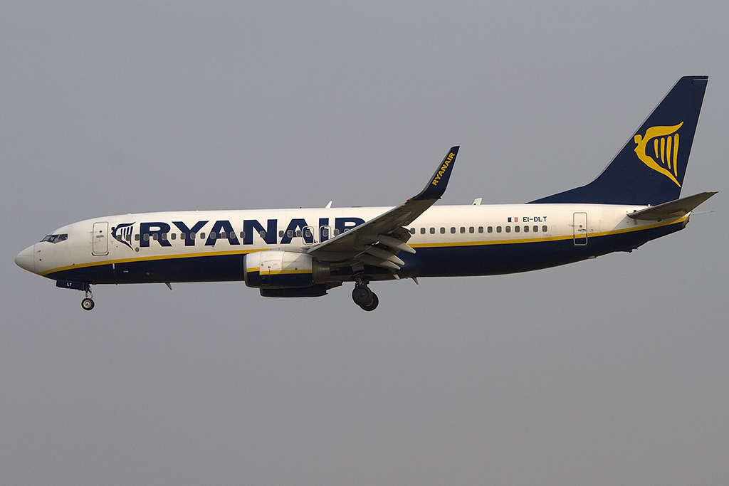 Ryanair, EI-DLT, Boeing, B737-8AS, 08.09.2012, BCN, Barcelona, Spain 



