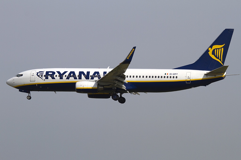 Ryanair, EI-DPT, Boeing, B737-8AS, 09.06.2010, SXF, Berlin-Schnefeld, Germany 


