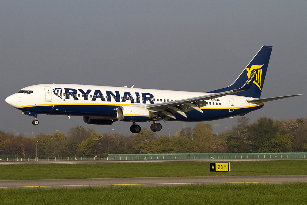 Ryanair, EI-DWJ, Boeing, B737-8AS, 16.11.2012, BGY, Bergamo, Italy 




