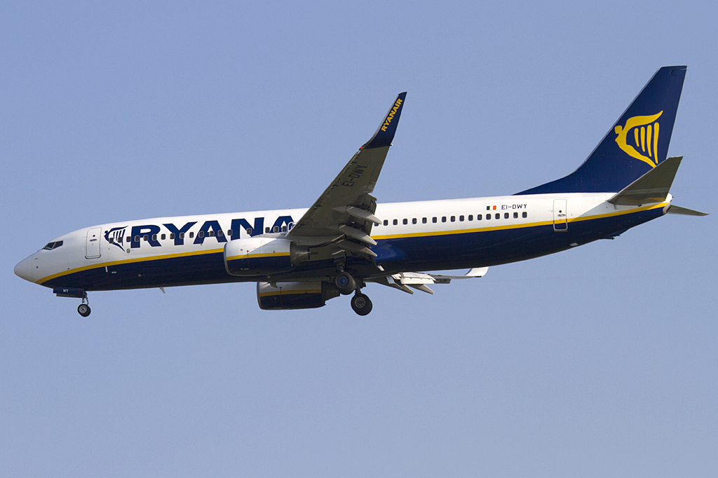 Ryanair, EI-DWY, Boeing, B737-8AS, 08.06.2010, SXF, Berlin-Schnefeld, Germany 


