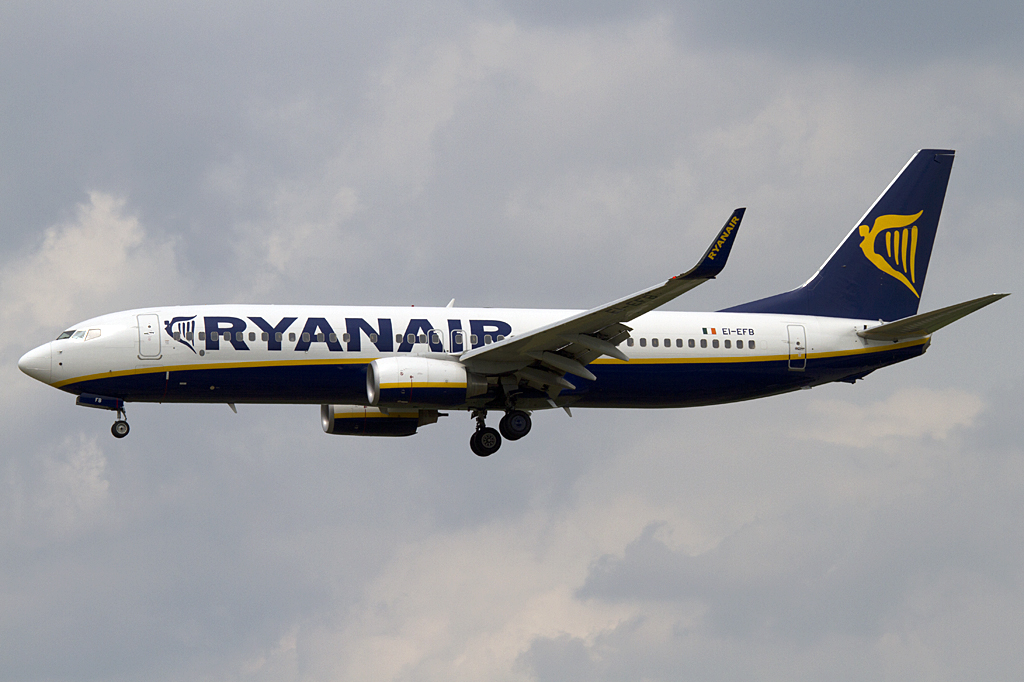 Ryanair, EI-EFB, Boeing, B737-8AS, 08.06.2010, SXF, Berlin-Schnefeld, Germany 


