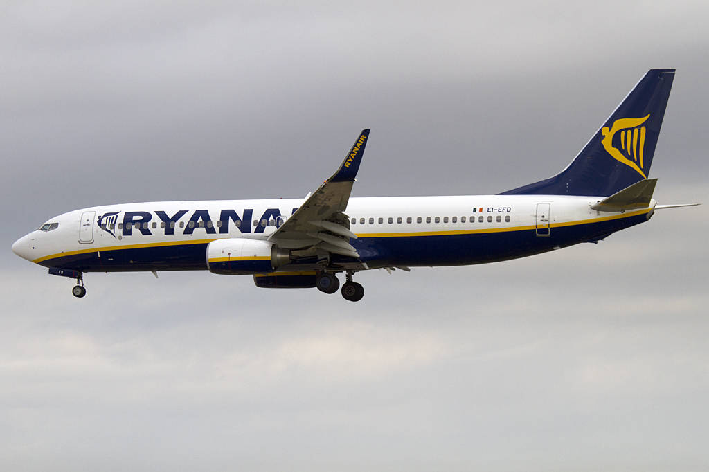 Ryanair, EI-EFD, Boeing, B737-8AS, 10.09.2010, BCN, Barcelona, Spain 




