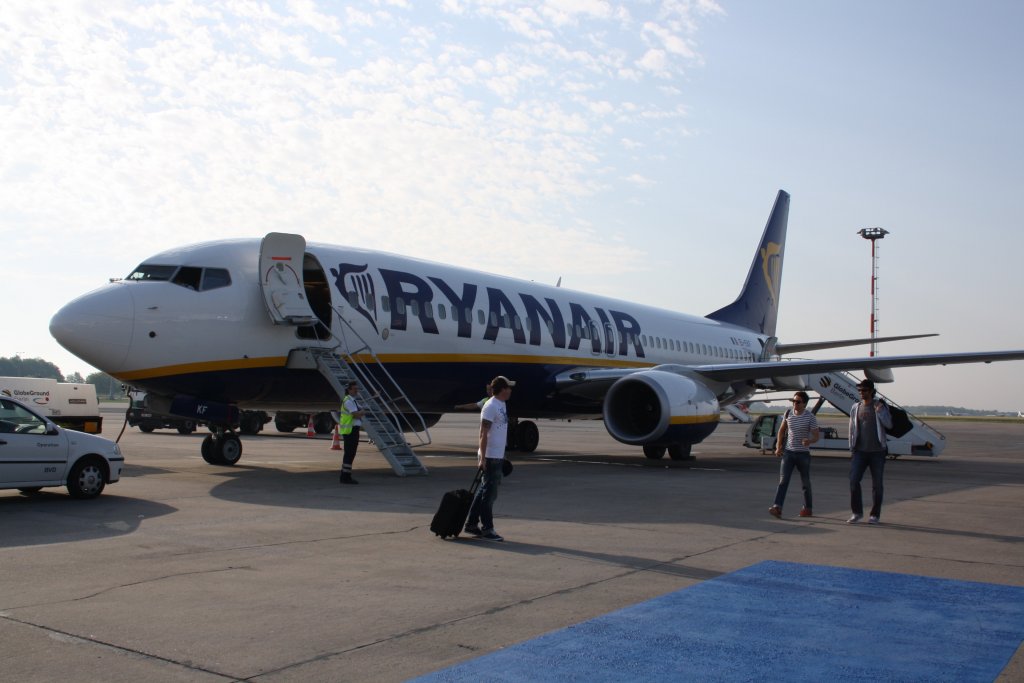 Ryanair EI-EKF, Boeing 737 NG, MSN 35025, Flight from Hahn (HHN) to Berlin-Schnefeld (SXF) 