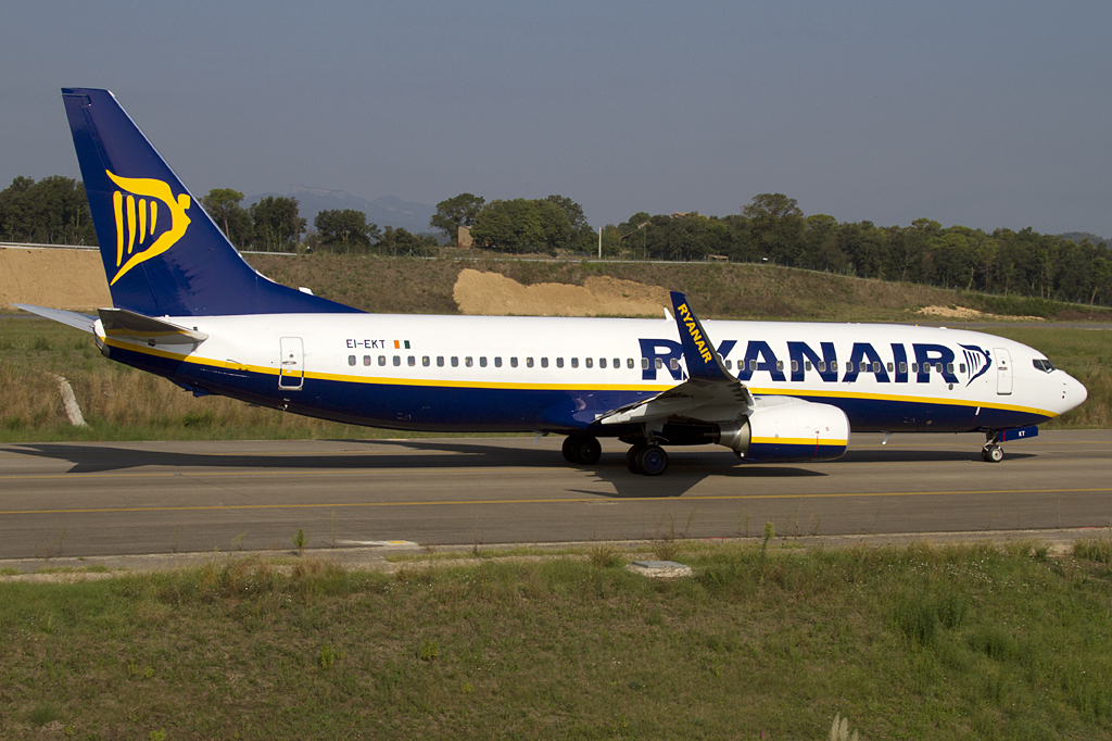 Ryanair, EI-EKT, Boeing, B737-8AS, 05.09.2010, GRO, Girona, Spain 



