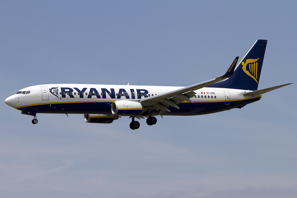 Ryanair, EI-EML, Boeing, B737-8AS, 18.06.2011, BCN, Barcelona, Spain 




