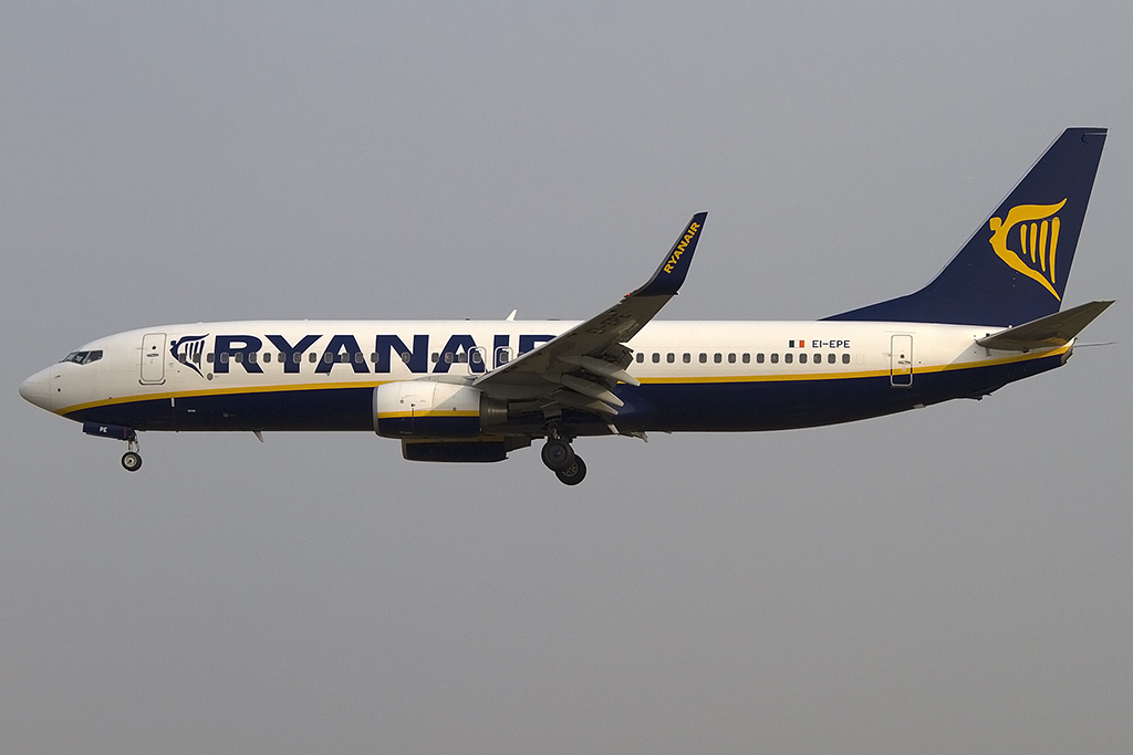 Ryanair, EI-EPE, Boeing, B737-8AS, 08.09.2012, BCN, Barcelona, Spain 




