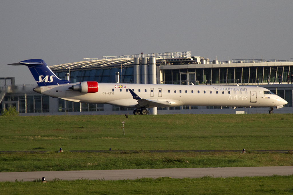 SAS, OY-KFH, Bombardier, CRJ900, 06.04.2011, DUS, Dsseldorf, Germany 



