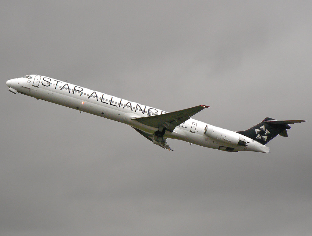 SAS Star Alliance MD-81 OY-KHP nach dem Takeoff auf 24 in AMS / EHAM / Amsterdam am 12.07.2007