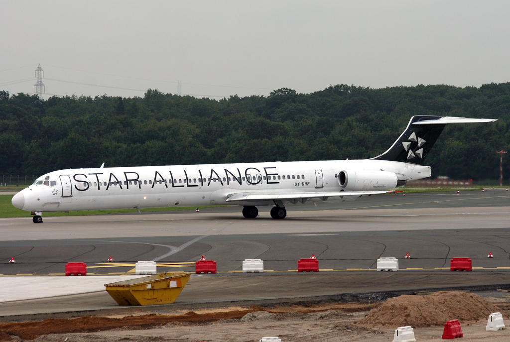 SAS Star Alliance MD81 OY-KHP beim Start auf der 23L in DUS / EDDL / Dsseldorf am 13.07.2008 