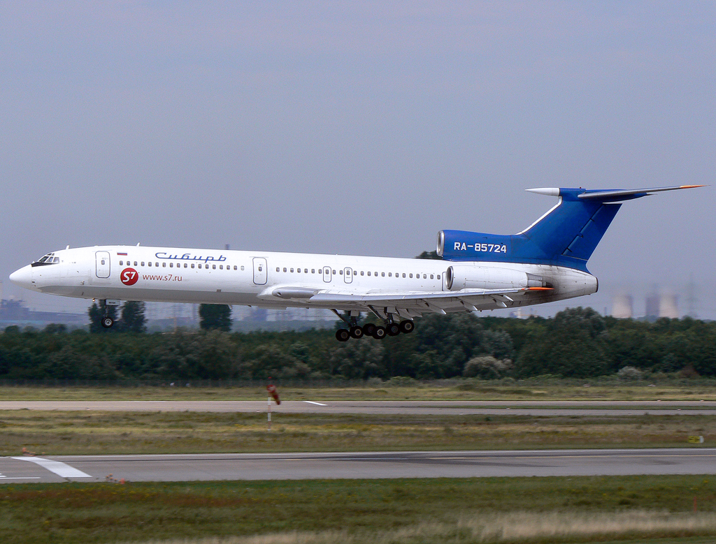 SIbir / S7 Tu-154M RA-85727 im Anflug auf 23L in DUS / EDDL / Düsseldorf am 13.07.2007