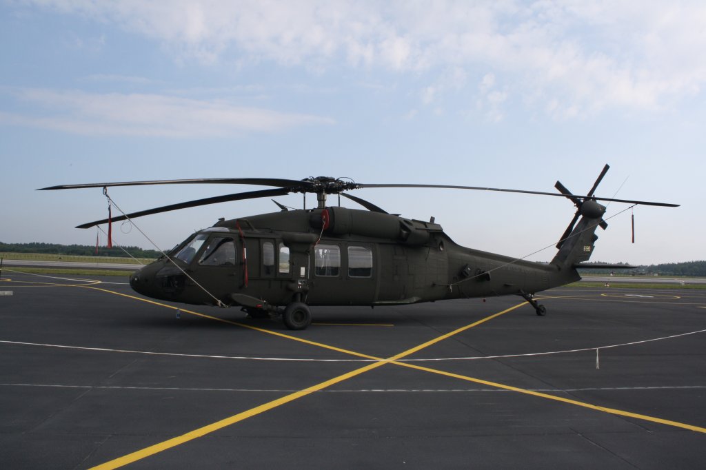 Sikorsky UH-60L Black Hawk - United States Army

aufgenommen am 5. Juli 2009 beim Tag der offenen Tr in der Heeresflieger-Kaserne Roth