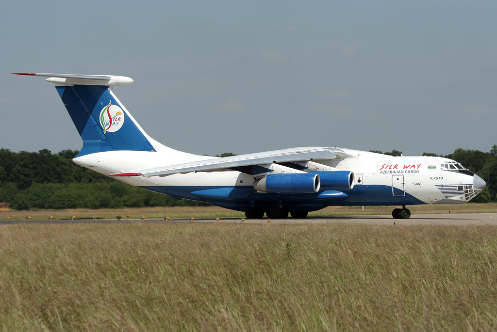Silkway IL-76TD 4K-AZ41 beim Backtrack auf der 09 in GKE / ETNG / Geilenkirchen am 17.06.2009