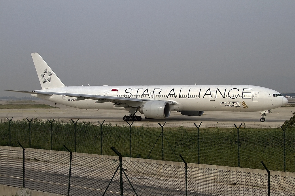 Singapore Airlines, 9V-SWI, Boeing, B777-312ER, 08.09.2012, BCN, Barcelona, Spain 




