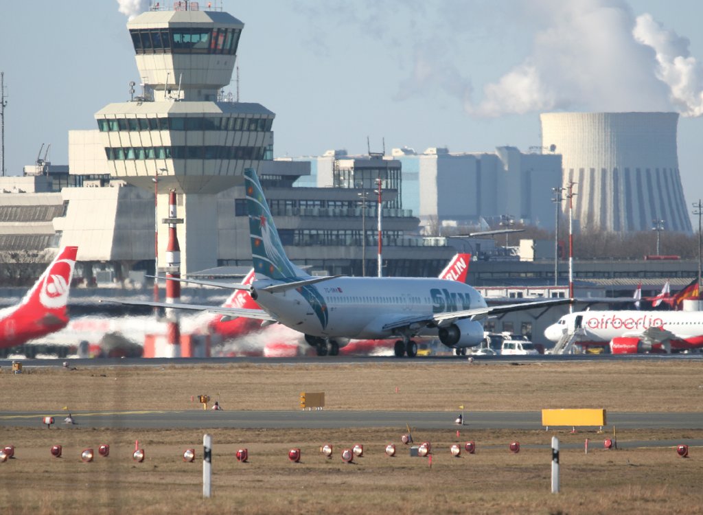 Sky Airlines B 737-8BK TC-SKH beim Start in Berlin-Tegel am 06.03.2011