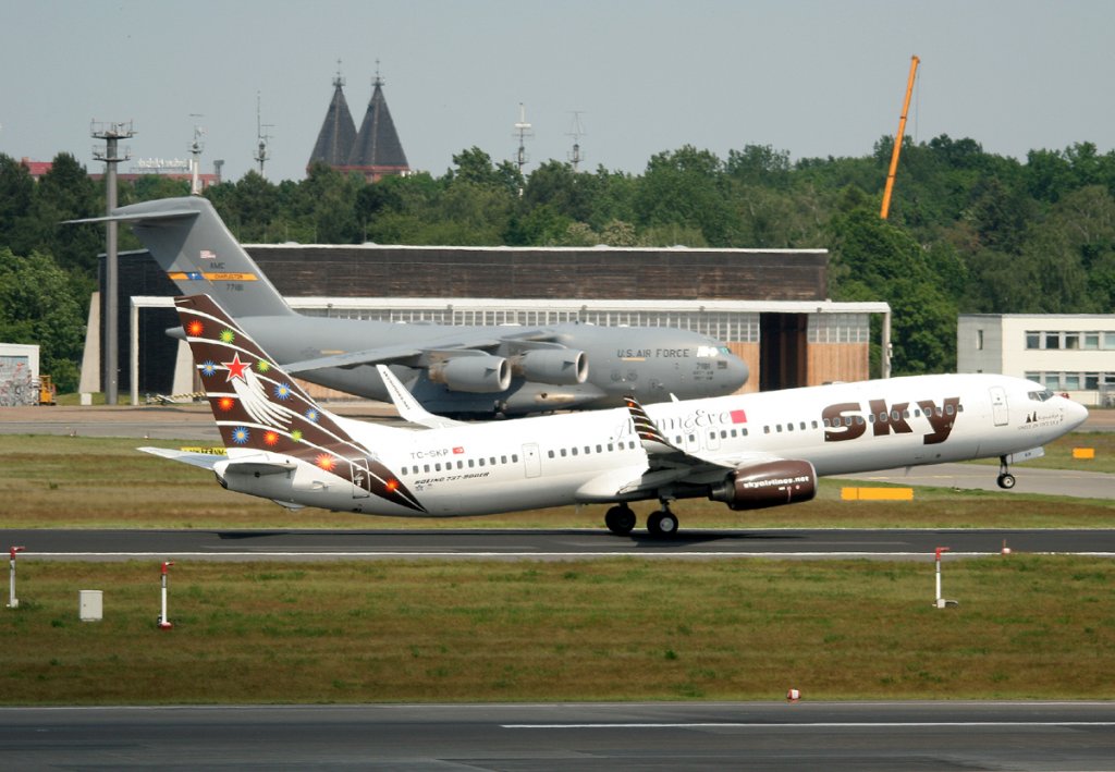 Sky Airlines B 737-94X(ER) TC-SKP beim Start in Berlin-Tegel am 22.05.2012