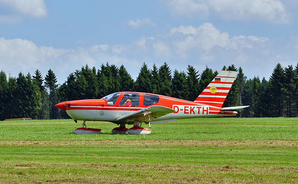 Socata TB-9 Tampico, D-EKTH, bei Rundflgen am Flugplatz Breitscheid - 21.08.2010