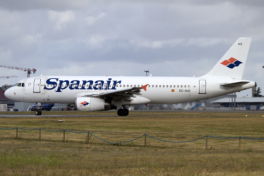 Spanair, EC-IAZ, Airbus, A320-232, 09.09.2010, TLS, Toulouse, France



