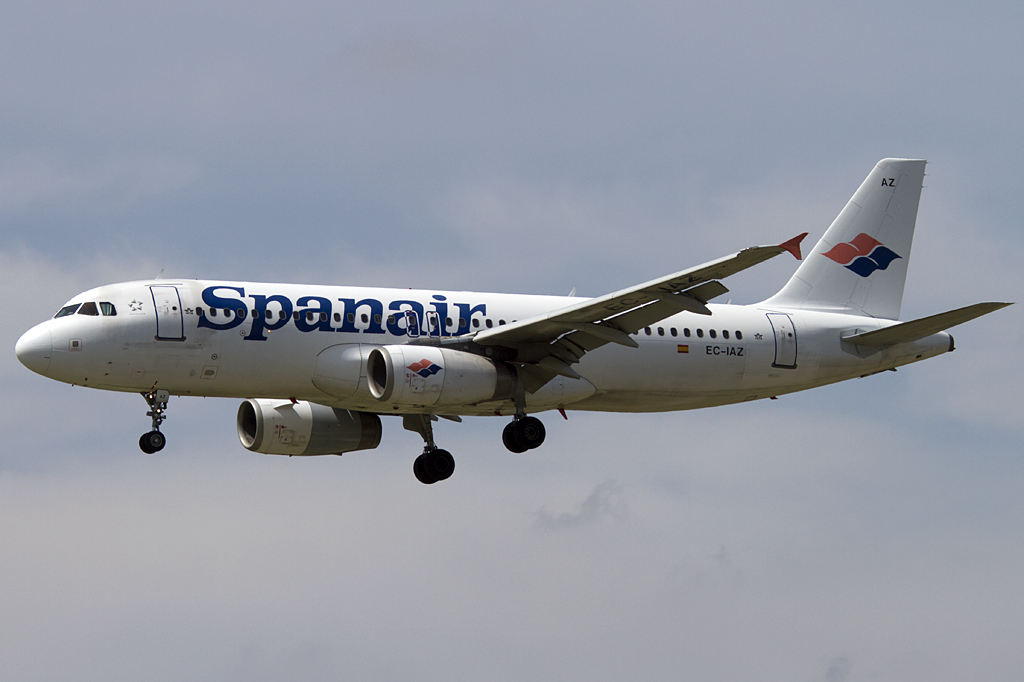 Spanair, EC-IAZ, Airbus, A320-232, 18.06.2011, BCN, Barcelona, Spain 





