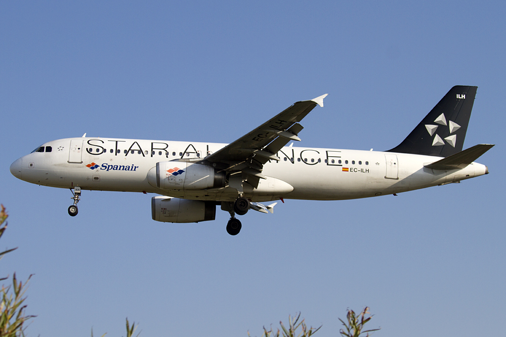 Spanair, EC-ILH, Airbus, A320-232, 06.09.2010, BCN, Barcelona, Spain 




