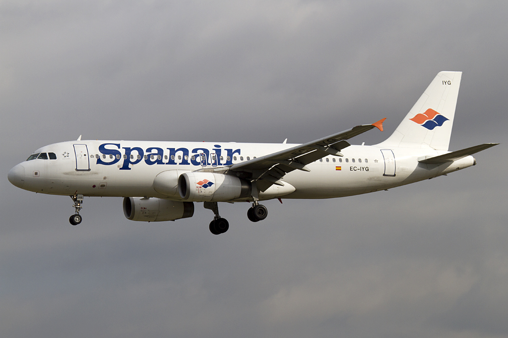 Spanair, EC-IYG, Airbus, A320-232, 10.09.2010, BCN, Barcelona, Spain 



