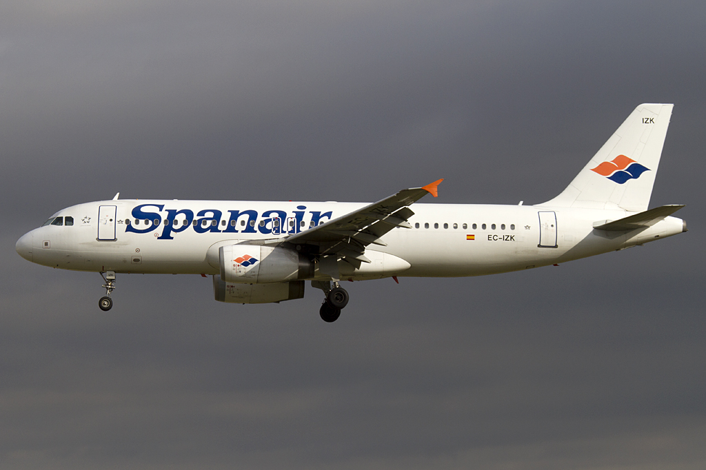 Spanair, EC-IZK, Airbus, A320-232, 10.09.2010, BCN, Barcelona, Spain 



