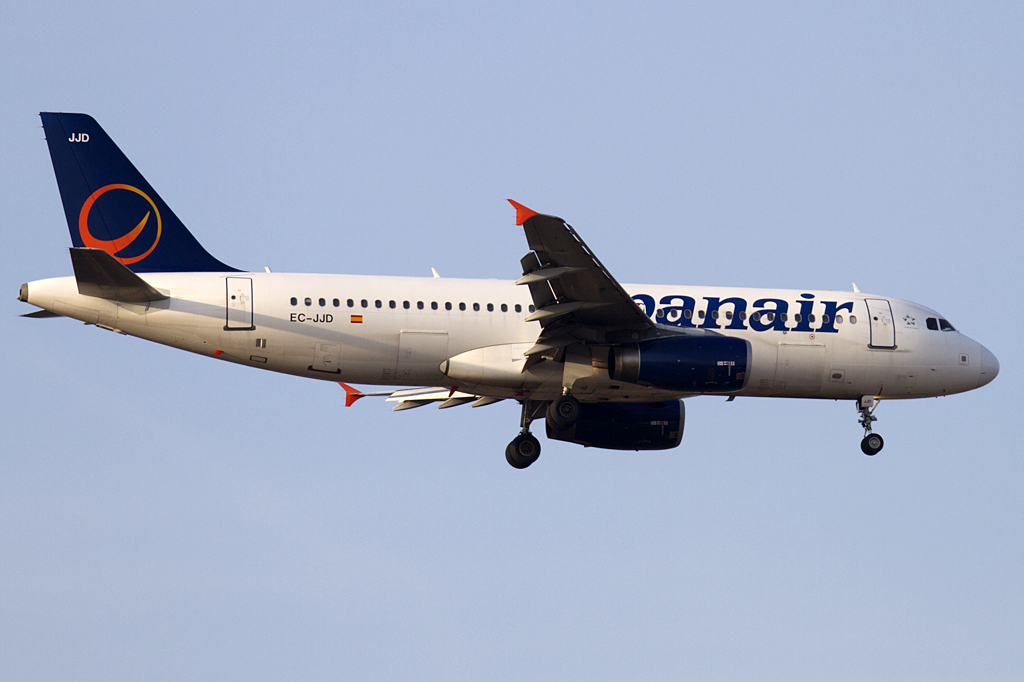 Spanair, EC-JJD, Airbus, A320-232, 16.02.2011, FRA, Frankfurt, Germany 




