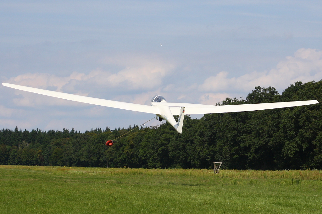 Start einer ASK-21 in Karlsruhe-Forchheim am 05.09.10