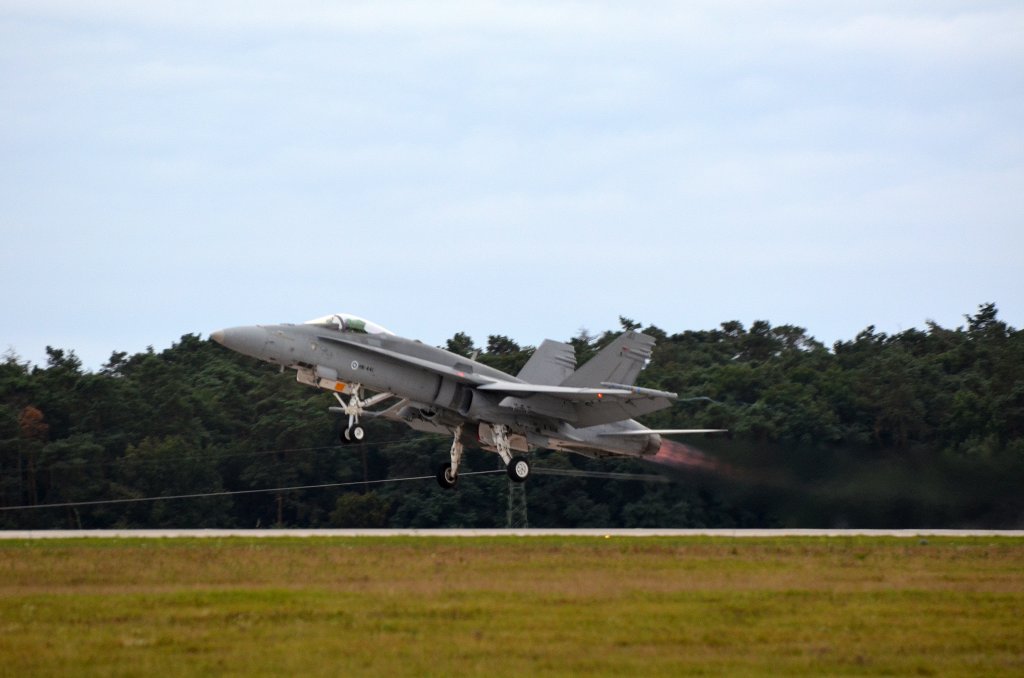 Start einer F-18 Hornet auf der ILA Berlin am 15.09.12