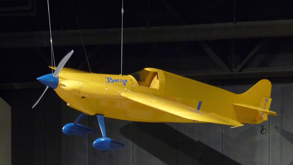 Steve Wittman baute dieses Rennflugzeug 1948, genannt  Little Bonzo , und gewann bis 1957 sieben groe und unzhlige kleine Pokale. Es bildete 1962 den Grundstock der Flugzeugsammlung des EAA Museums. (3.12.10)