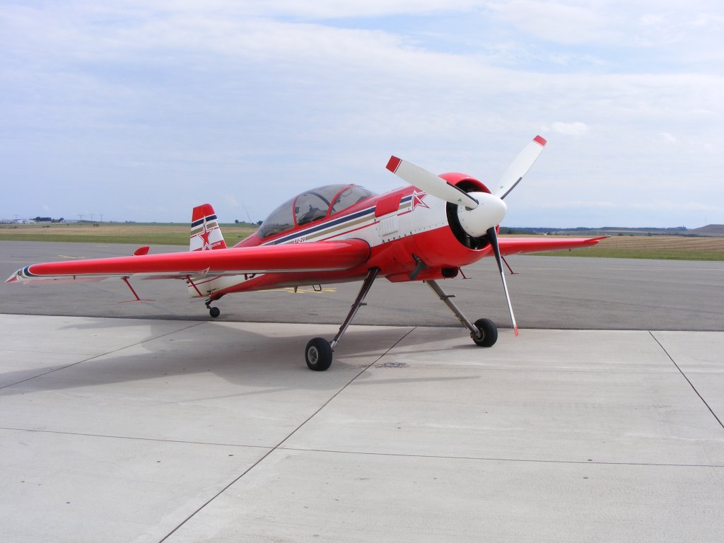 Sukhoi SU-29 RA3470K auf dem Flugplatz Gera EDAJ am 6.9.2008