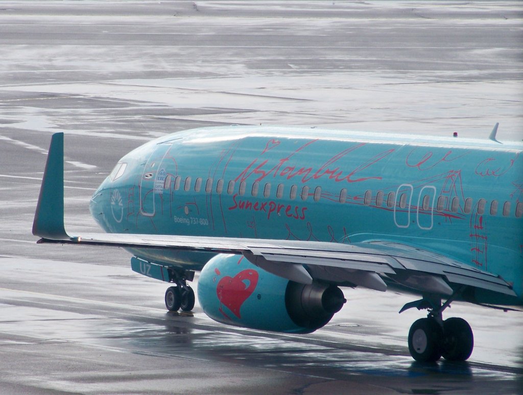 Sun Express, B737-8HX, TC-SZU,  impressions of Istanbul  auf dem Hamburger Flughafen. Aufgenommen am 27.03.10.