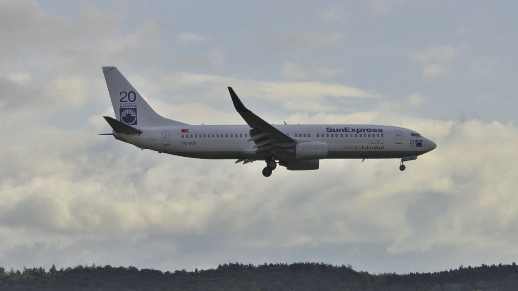 Sun Express Boeing 737 am 8.07.2009 im Landeanflug auf den Flughafen Zrich
