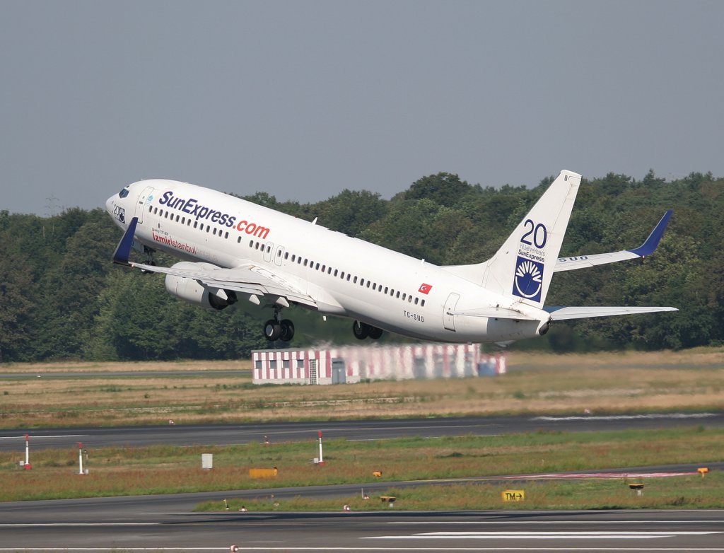 SunExpress B 737-86Q TC-SUO beim Start in Berlin-Tegel am 22.08.2010