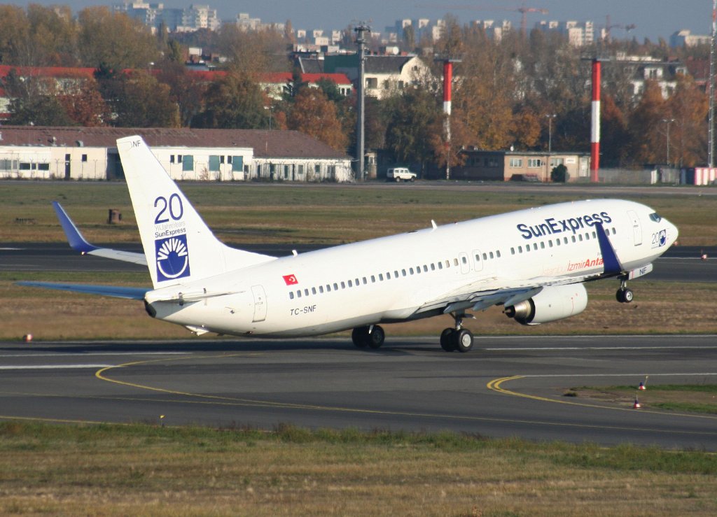 SunExpress B 737-8HC TC-SNF beim Start in Berlin-Tegel am 31.10.2009