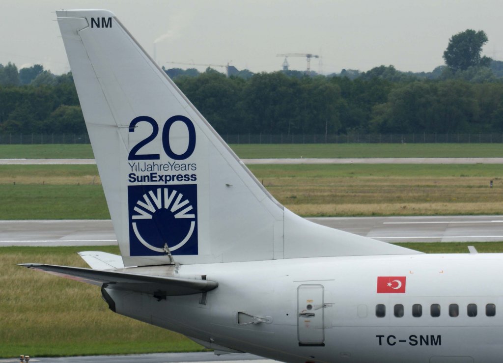SunExpress, TC-SNM, Boeing 737-800 WL (Seitenleitwerk/Tail), 20.06.2011, DUS-EDDL, Dsseldorf, Germany 

