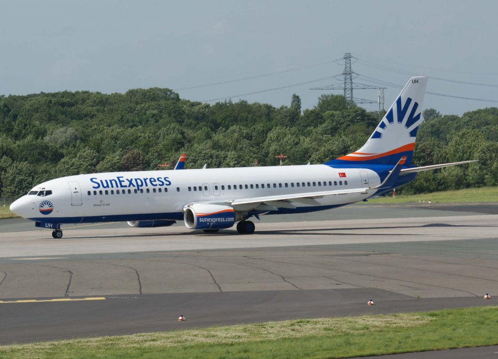 SunExpress, TC-SUH, Boeing 737-800 WL (neue SunExpress-Lackierung), 2010.06.11, DUS-EDDL, Dsseldorf, Germany 


