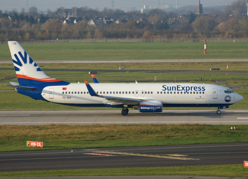 SunExpress, TC-SUI, Boeing 737-800 WL (neue SunExpress-Lackierung), 2010.11.21, DUS-EDDL, Dsseldorf, Germany 

