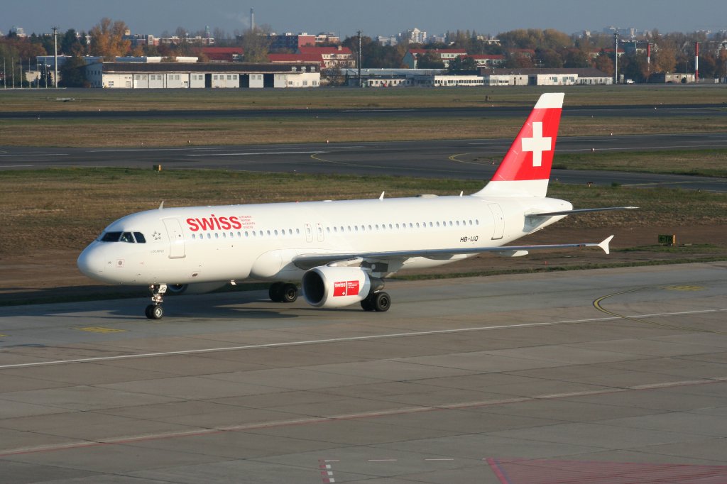 Swiss A 320-214 HB-IJQ am 31.10.2009 auf dem Flughafen Berlin-Tegel