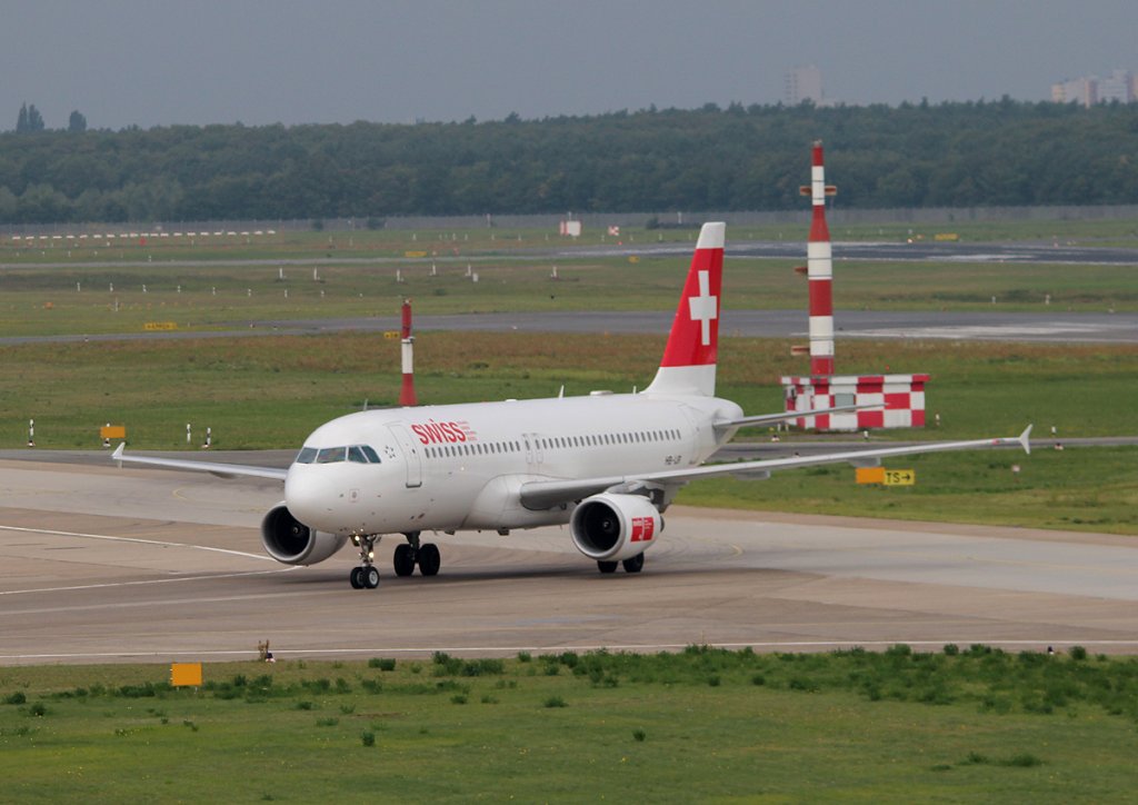 Swiss A 320-214 HB-IJR bei der Ankunft in Berlin-Tegel am 22.08.2012