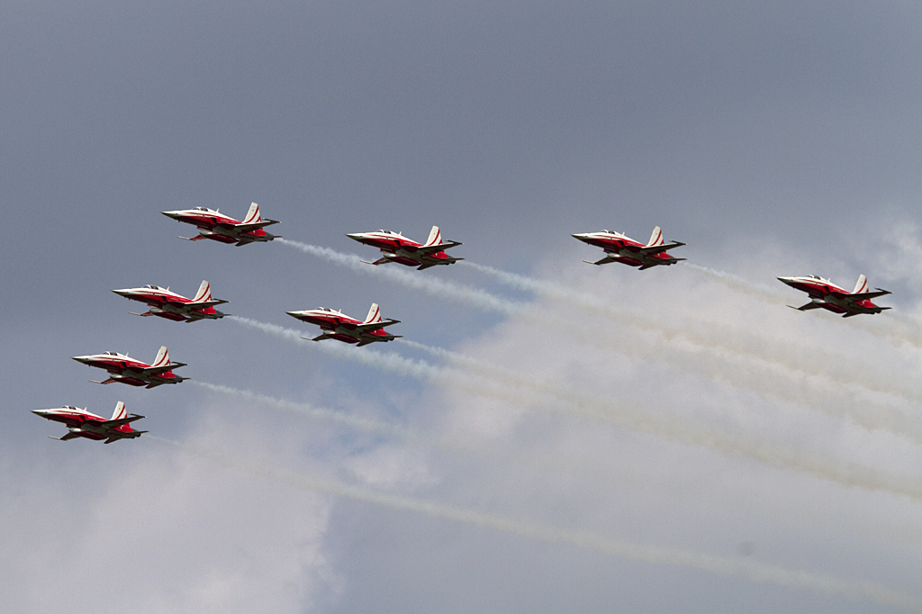 Swiss - Air Force, Patrouille Swiss, Northrop, F-5E Tiger II, 07.06.2010, SXF, Berlin-Schnefeld, Germany 





