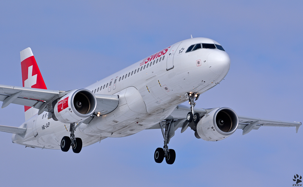 SWISS Airbus A320-214 HB-JLP bei Landung an Maribor Flughafen MBX. 21.02.2012