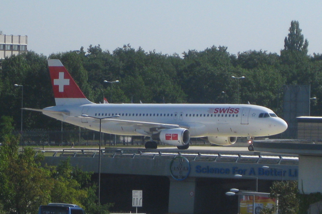 Swiss 
Airbus A320-214 
TXL Berlin [Tegel], Germany  
09.09.09