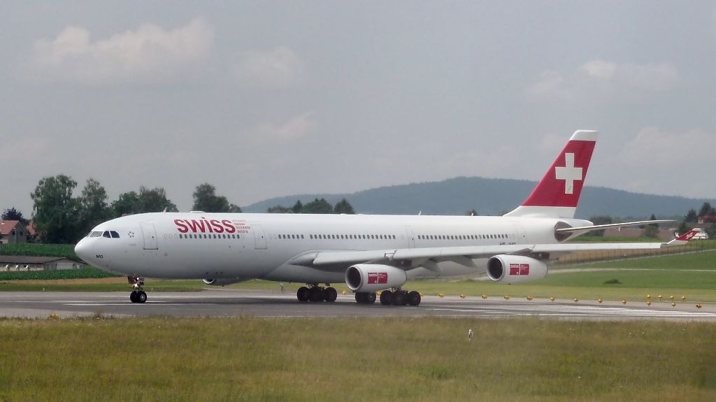Swiss Airbus A340-313X HB-JMA am Start in Zrich-Kloten (13.7.10)