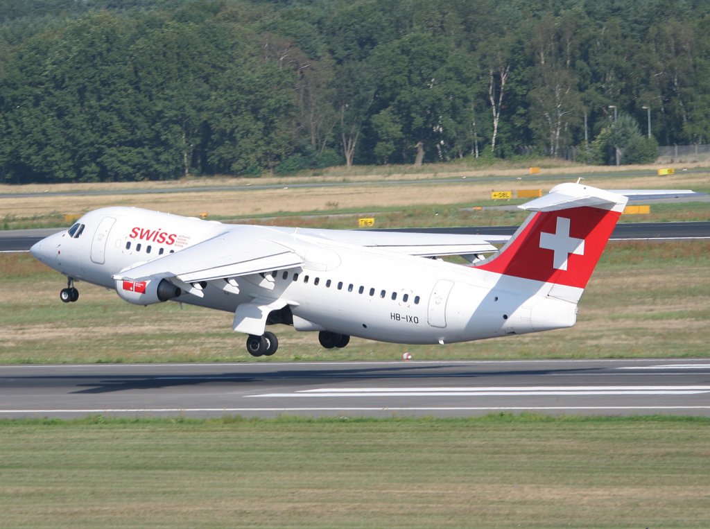 Swiss Avro RegJet RJ100 HB-IXO beim Start in Berlin-Tegel am 22.08.2010