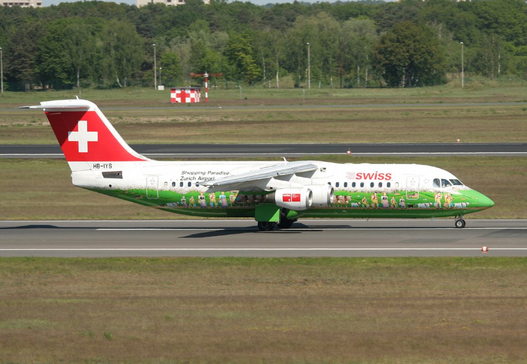 Swiss Avro Regjet RJ100 HB-IYS beim Start in Berlin-Tegel am 08.05.2011