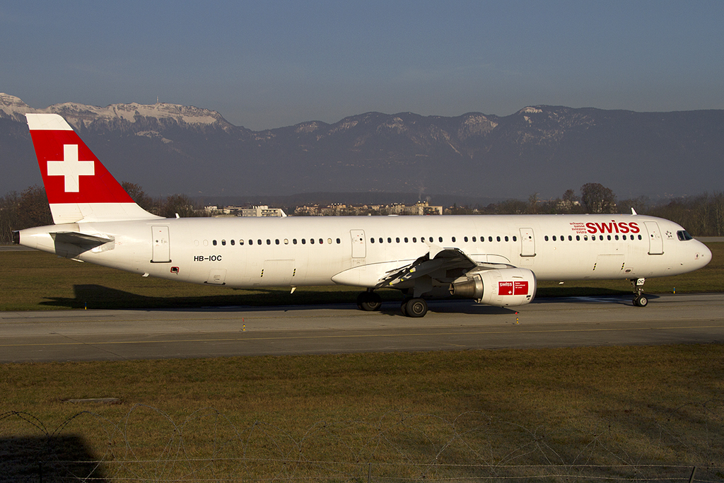 Swiss, HB-IOC, Airbus, A321-212, 29.12.2012, GVA, Geneve, Switzerland 


